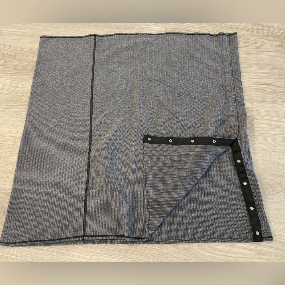 Lululemon IVIVVA Bundle Grey Leggings (14) with matching Lululemon Vinyasa & hat - Picture 7 of 11